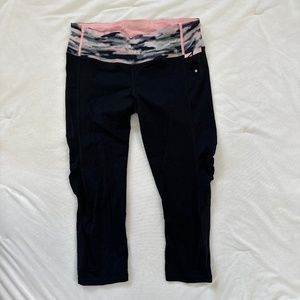 Lululemon capri leggings camo